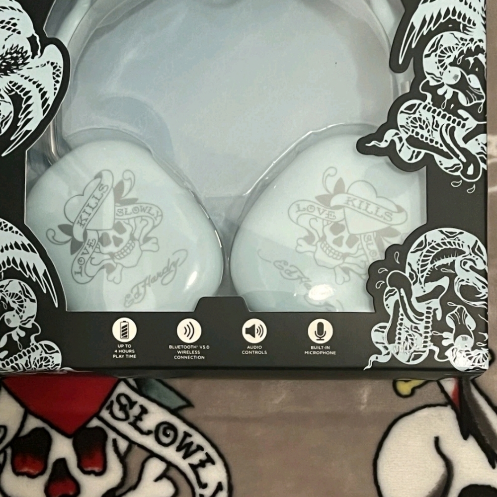 Ed Hardy Tattoo Design Headphones - Picture 2 of 7